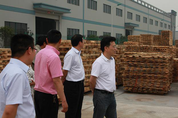 2011年6月1日，省、市检验检疫局领导来我司考察